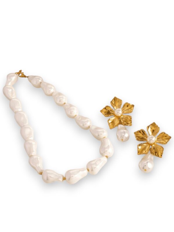 Stainless steel freshwater pearl flower minimalist beaded necklace and earrings